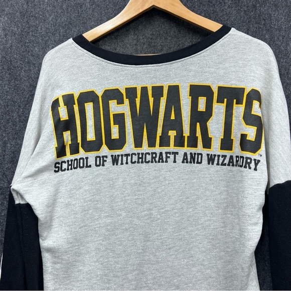 Harry Potter Hogwarts School of Witchcraft Grey/Black Sweater Size M - Picture 12 of 13